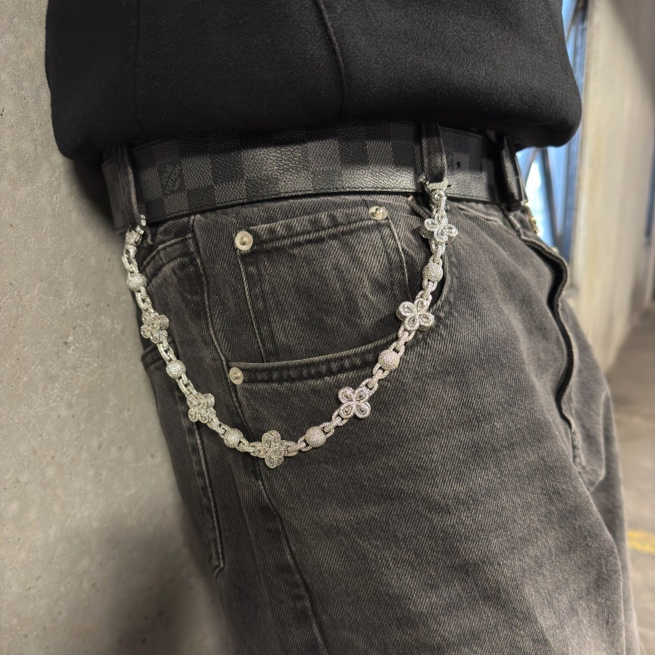 Clover Crystal Wallet Chain - ShopLorca
