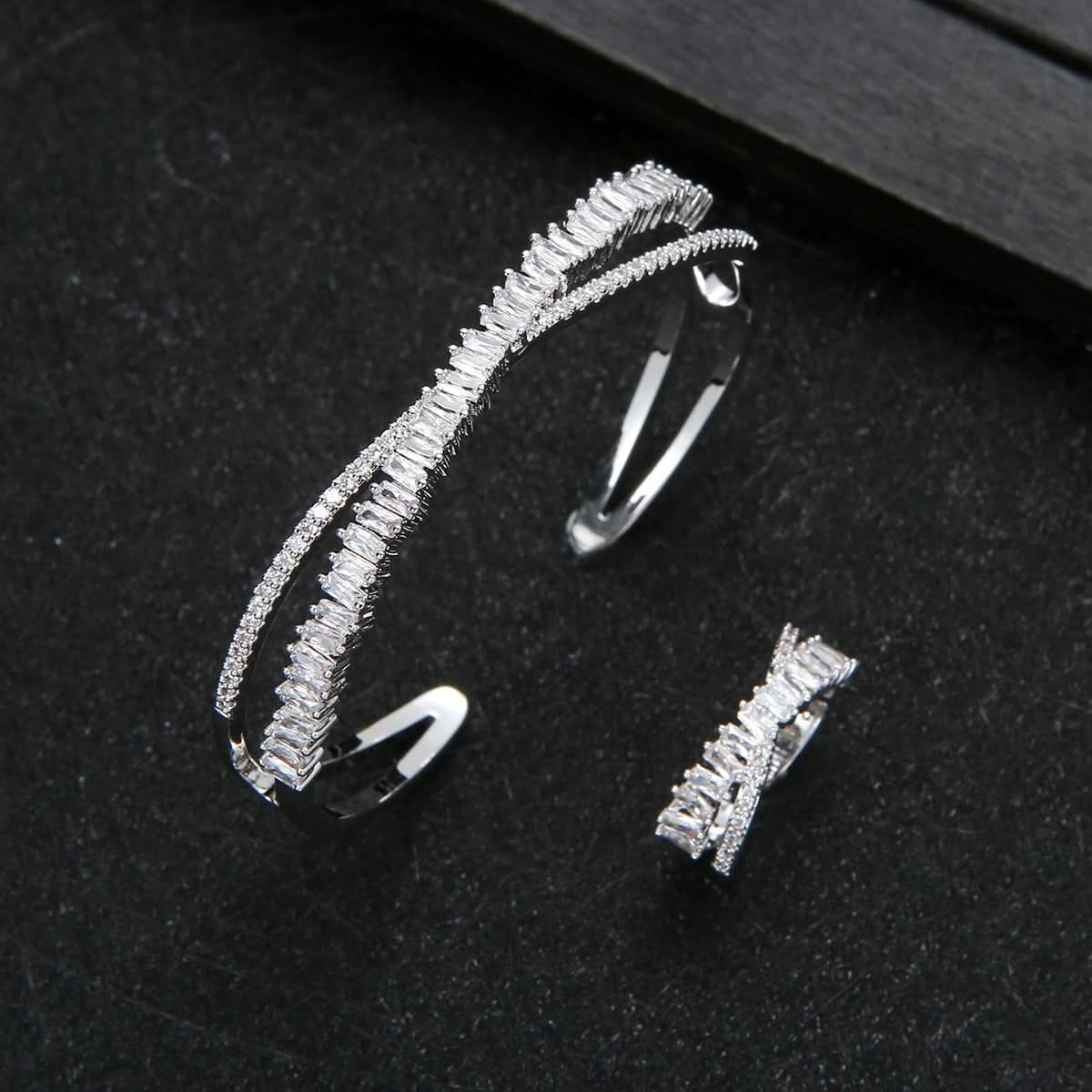 Intertwined Sparkle Jewelry Set - ShopLorca